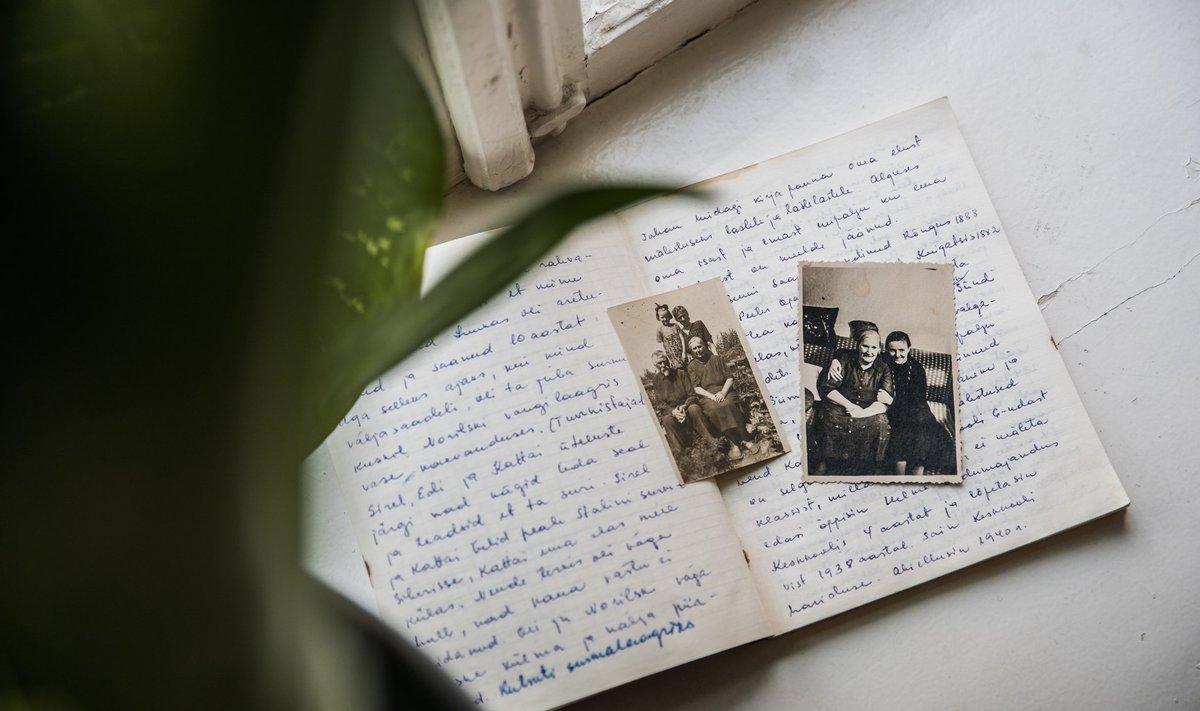 Inge Pauska ema pani küüditamise mälestused kaustikusse kirja, tollest ajast on säilinud ka paar fotot. Parempoolsel pildil on Inge Pauska koos emaemaga pärast Siberist tagasi tulemist
