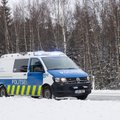Съехавший в кювет грузовик с прицепом нарушил движение на Таллиннской окружной дороге 