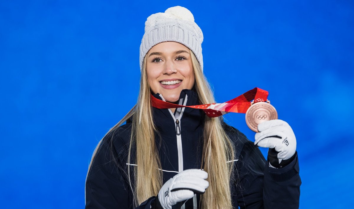 Pekingi olümpiamängudel pargisõidus pronksmedali võitnud Kelly Sildaru avas eestlaste medaliarve.