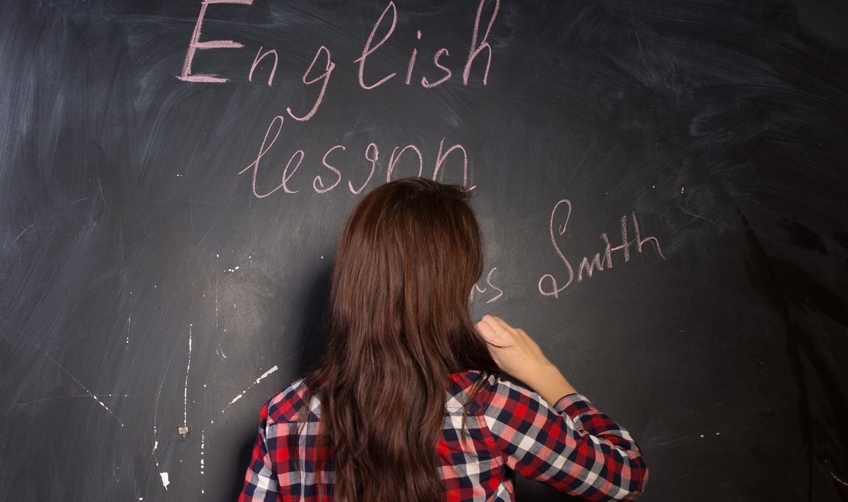 Kõnealuse juhtumi inglise keele õpetajal pole küll Eesti kõrgharidust, kuid tal on üle maailma tunnustatud inglise keele kui võõrkeele õpetamise i-to-i sertifikaat ja peale selle Cambridge’i õpetajasertifikaat. Pilt on illustratiivne.