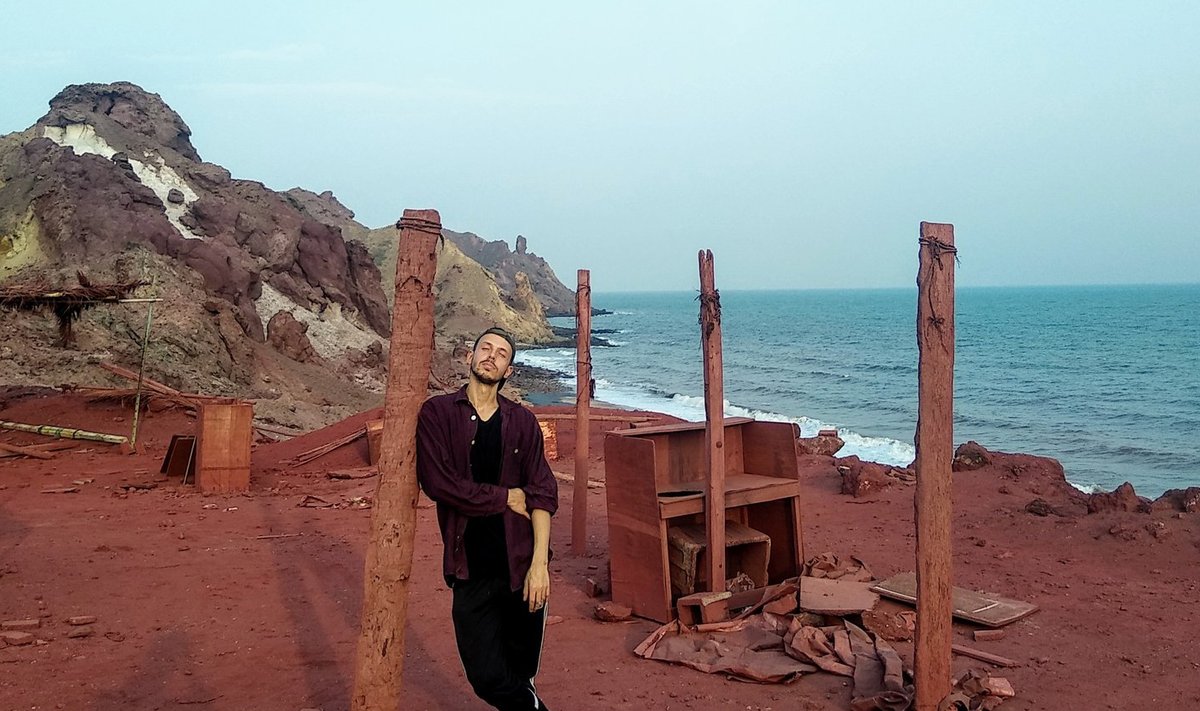 Autor poseerimas Hormuzi saarel – vahel on äge, kui autor satub ka pildile.