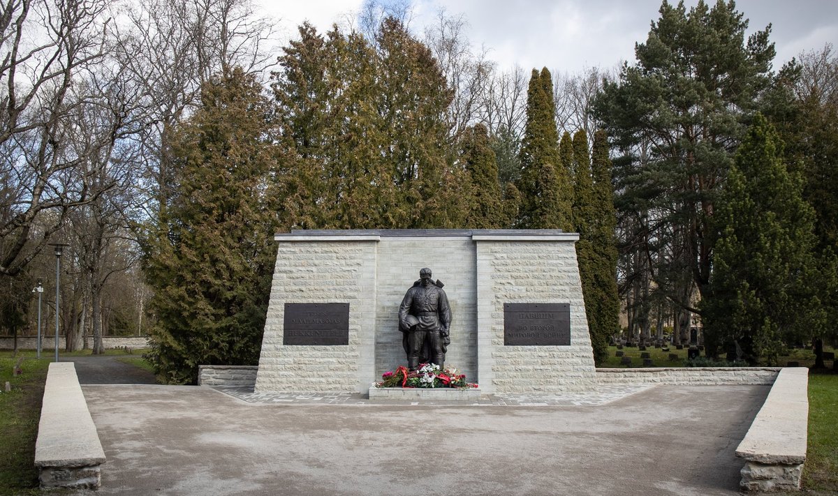 Renoveeritud pronkssõdur Kaitseväe kalmistul
