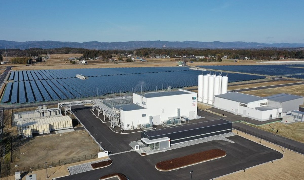 Üks vesiniku ekspordi- ja imporditerminaliga, mis võiks kerkida kas Paldiskisse või Muugale, sarnanev ehitis on eelmisel aastal Jaapanis Fukushimas töösse läinud 10 MW elektrilise võimsusega vesinikusalvestusjaam.