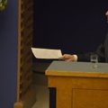 ФОТО: Во время первого заседания Рийгикогу Ильвес передал главе Избиркома лист бумаги