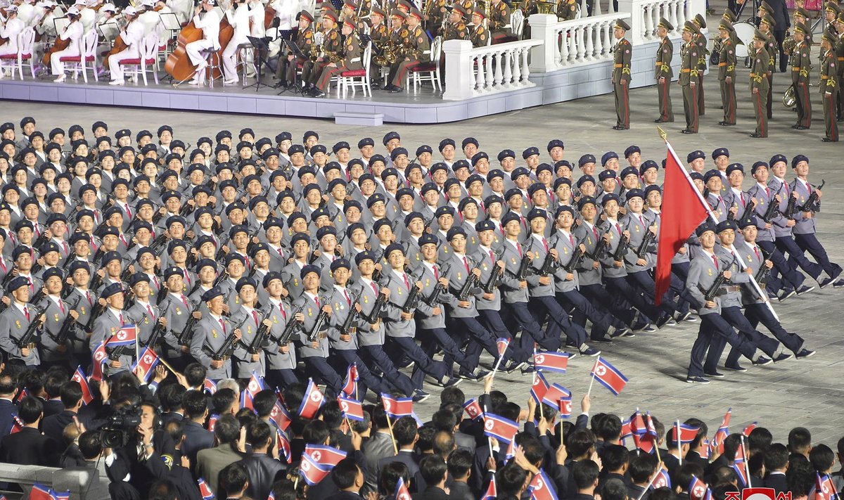 Põhja-Korea vägede paraad