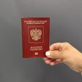 „Может, кто-то еще проснется?“ С декабря граждан РФ с аннулированными ВНЖ обяжут покинуть Латвию