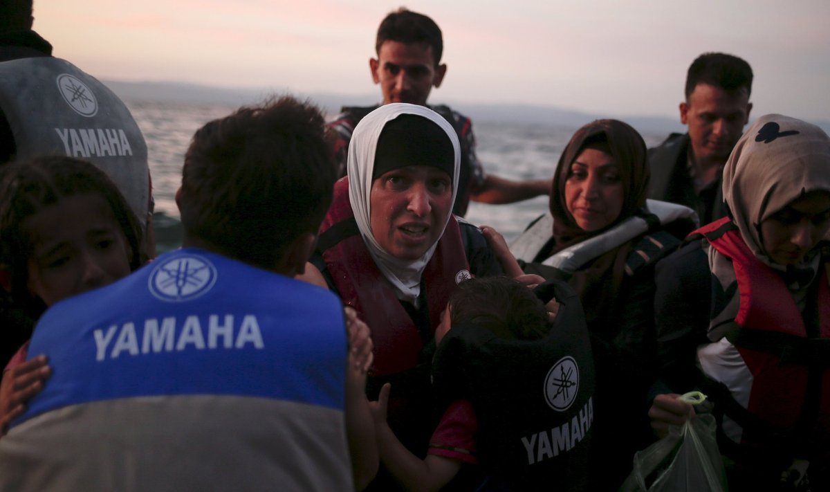Süüria pagulased saabuvad kummipaadis Lesbose saarele.