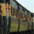 Indias sai rongide kokkupõrkes surma vähemalt 14 inimest