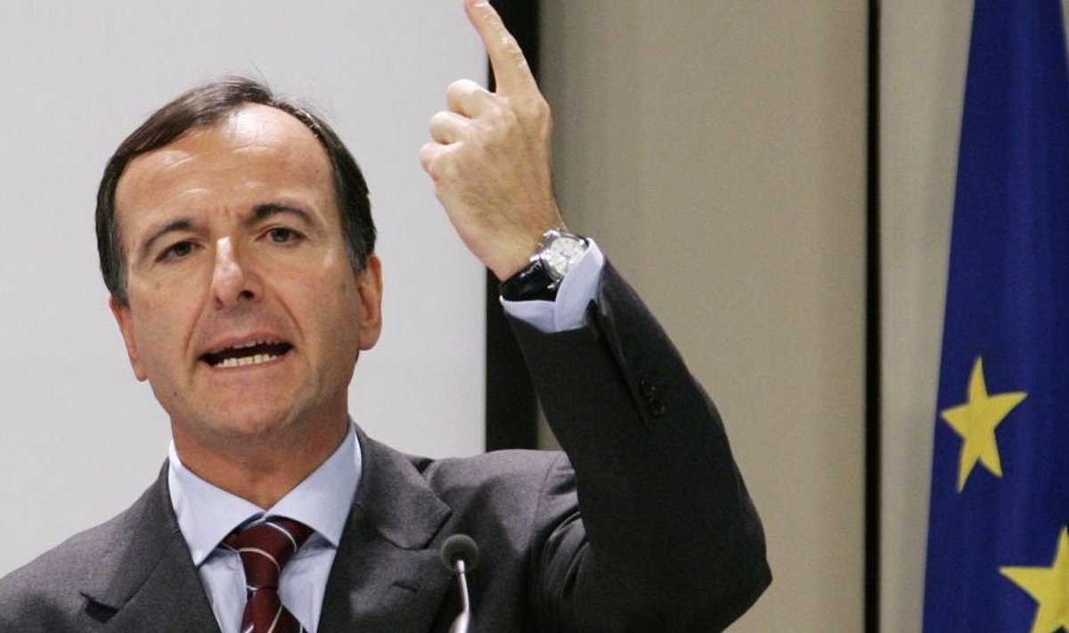 Itaalia välisminister Franco Frattini, kes kuulub Silvio Berlusconi erakonda Vabaduse Rahvas. 