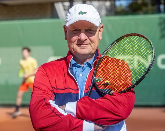 Tennisetreener Ain Suurthal: last peaks maast madalast kasvatama, et pingutus on mõnus