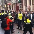 VIDEO: Chelsea huligaanid ei suutnud end Amsterdamis vaos hoida