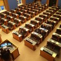 ФОТО: "Повышенный" интерес. Речь министра Таммиста об э-государстве остались слушать лишь 8 депутатов