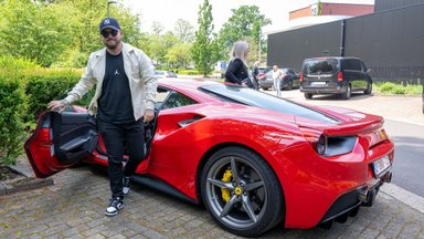 Snuukri maailmameister kulutas auhinnaraha 400 000 eurot maksva auto peale. Fännid: „Ta vajab finantsnõu ja kiiresti!“ 