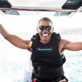 FOTOD ja VIDEO: Presidendiametist vabanenud Barack Obama õppis paradiisisaare vetes lohesurfi