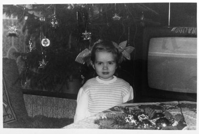 Jõulupuu ja retroteler vanaema korteris, kus Anne-Mai praegugi elab.