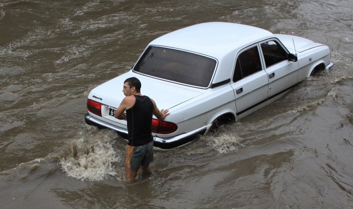 Siin on asi juba vesiliu ohust kaugemale jõudnud. Foto Jevgeni Vašenko, RIA Novosti