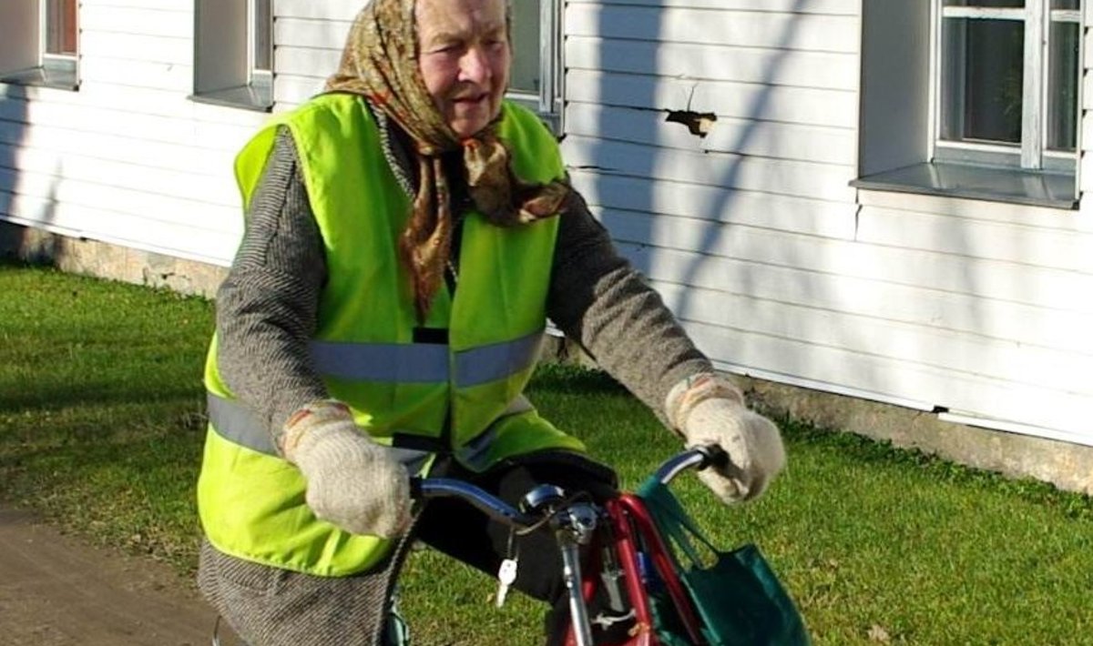 Mõisaküla tervisenädala eakaim osaleja oli 81-aastane jalgrattafänn Ruth Nugis.