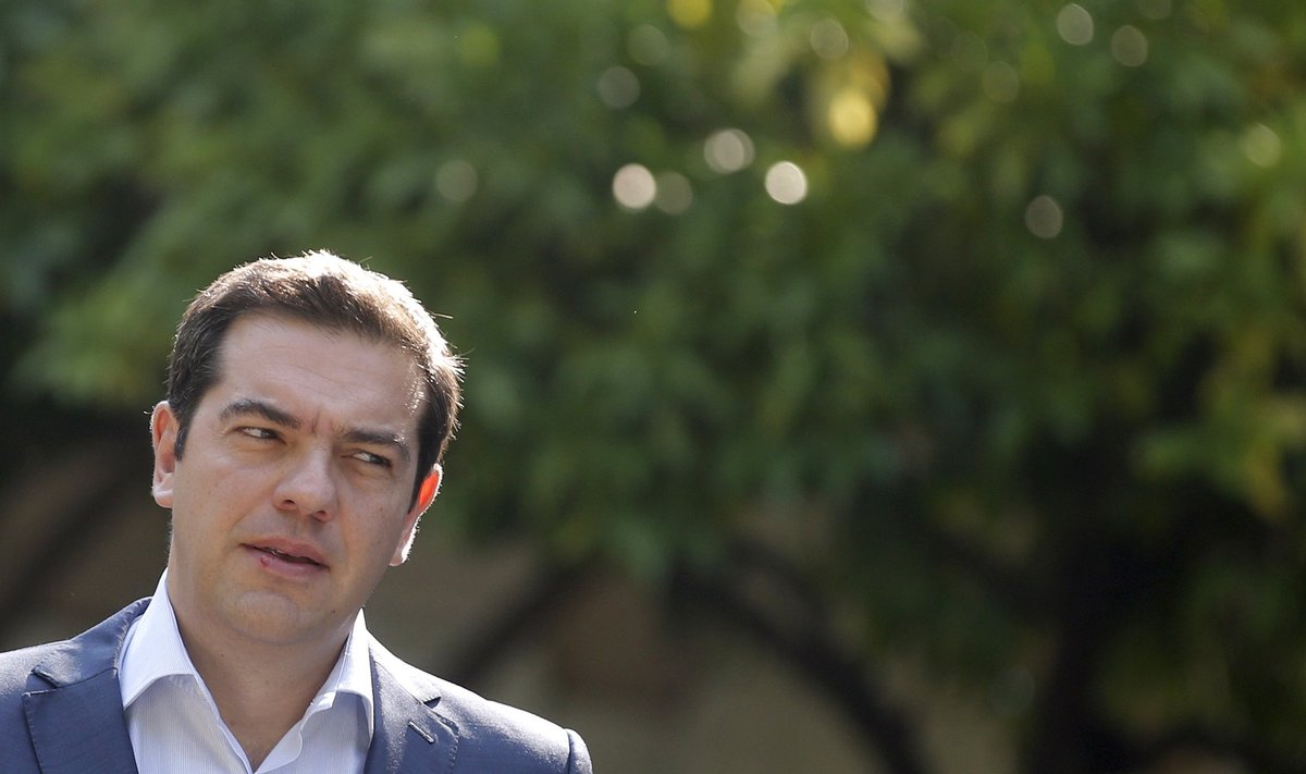 Kreeka peaministriks saanud Alexis Tsipras lubas juba kampaania ajal, et eitava tulemuse korral sõidab ta järgmisel päeval Brüsselisse ja allkirjastab Kreeka jaoks hea lepingu.