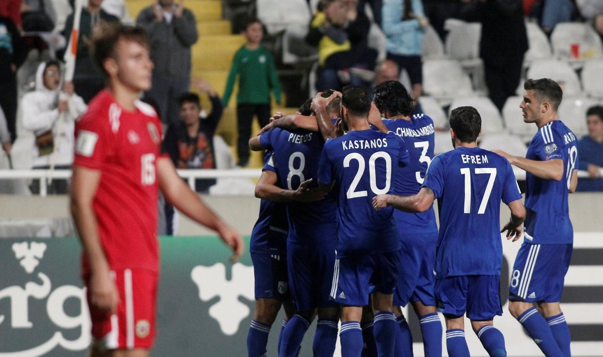 Küprose koondise mängijad tähistavad väravat