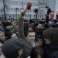 "Не с бутылками, а с цветами": как прошел протестный митинг в Москве