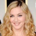 Tšau, Photoshop! Tere, Videoshop! 53-aastane Madonna on uues muusikavideos täiesti kortsutu!
