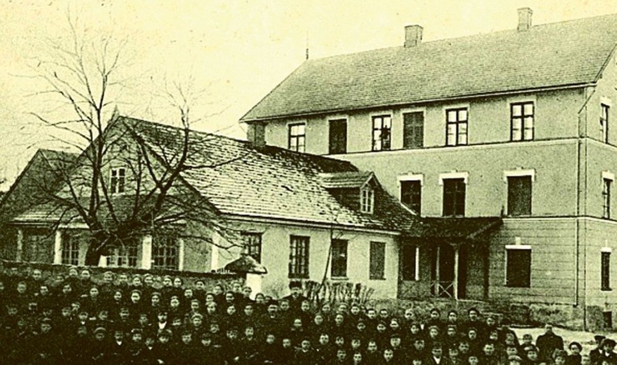 Rauna kihelkonnakool XX sajandi alguse paiku. Erakogu