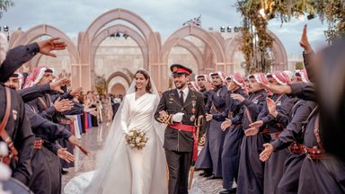 FOTOD | Aasta glamuurseim pulm! Maailma üks ihaldusväärsemaid poissmehi abiellus tähtsate kroonitud peade ees