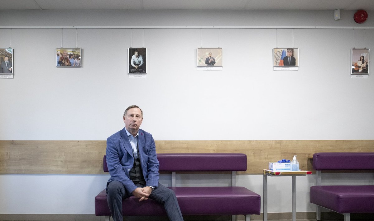 Помимо невладения эстонским языком, директор Линнамяэского русского лицея Сергей Гаранжа отличился еще и тем, что на стенах школы висят портреты людей, имеющих отношение к России.
