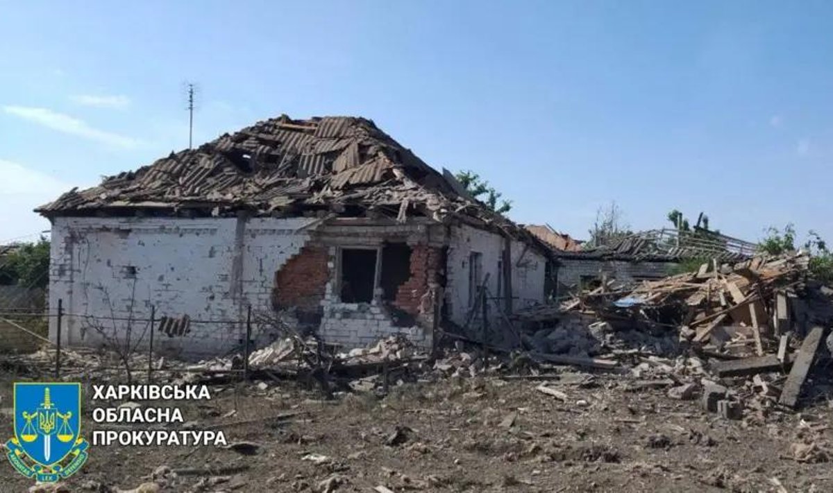 Харьковская облпрокуратура сообщила, что около 5 утра российские военные обстреляли село в Купянском районе, в результате ранения получили четыре человека