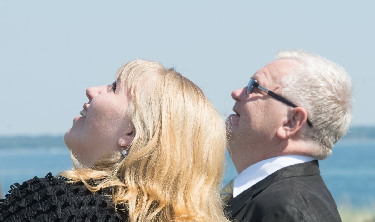 Karin Tammemägi ja Edgar Savisaar imetlesid 2014. aasta sinist taevast