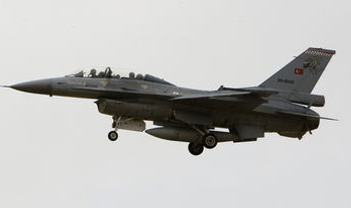 Ameerika Ühendriikides toodetud hävituslennuk F-16
