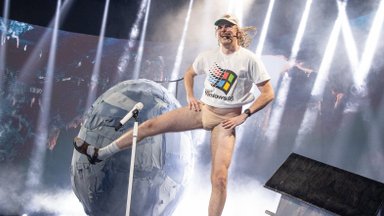 VIDEO | Windowsi logo ei sobi: just sellise t-särgiga kavatseb hirmus trussikumees Eurovisioni suurele lavale minna