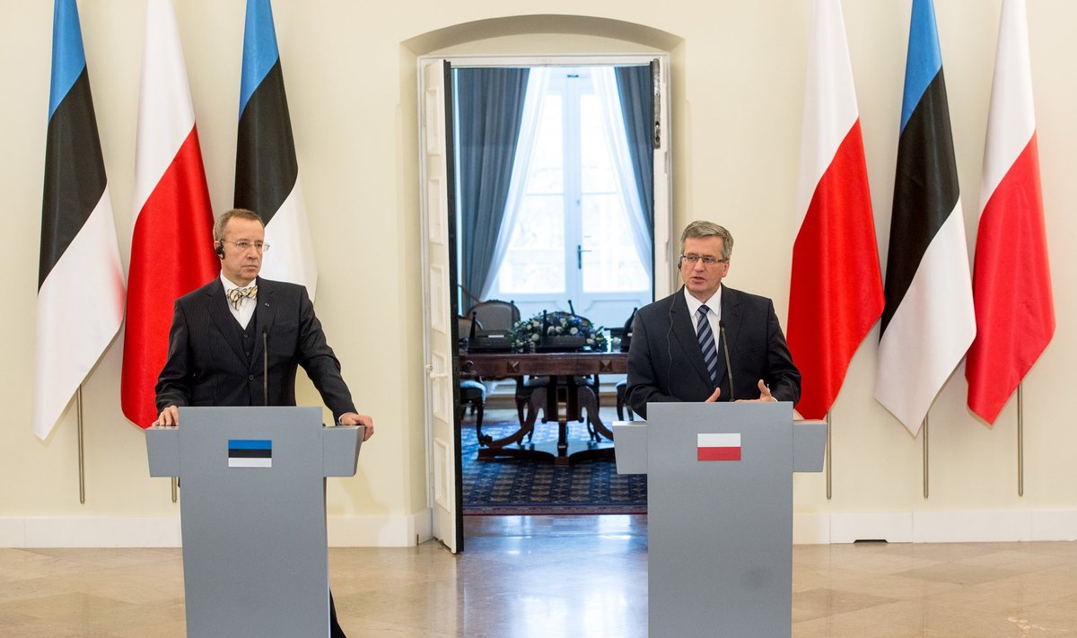 Eesti ja Poola riigipeade pressikonverents ja pärgade asetamine