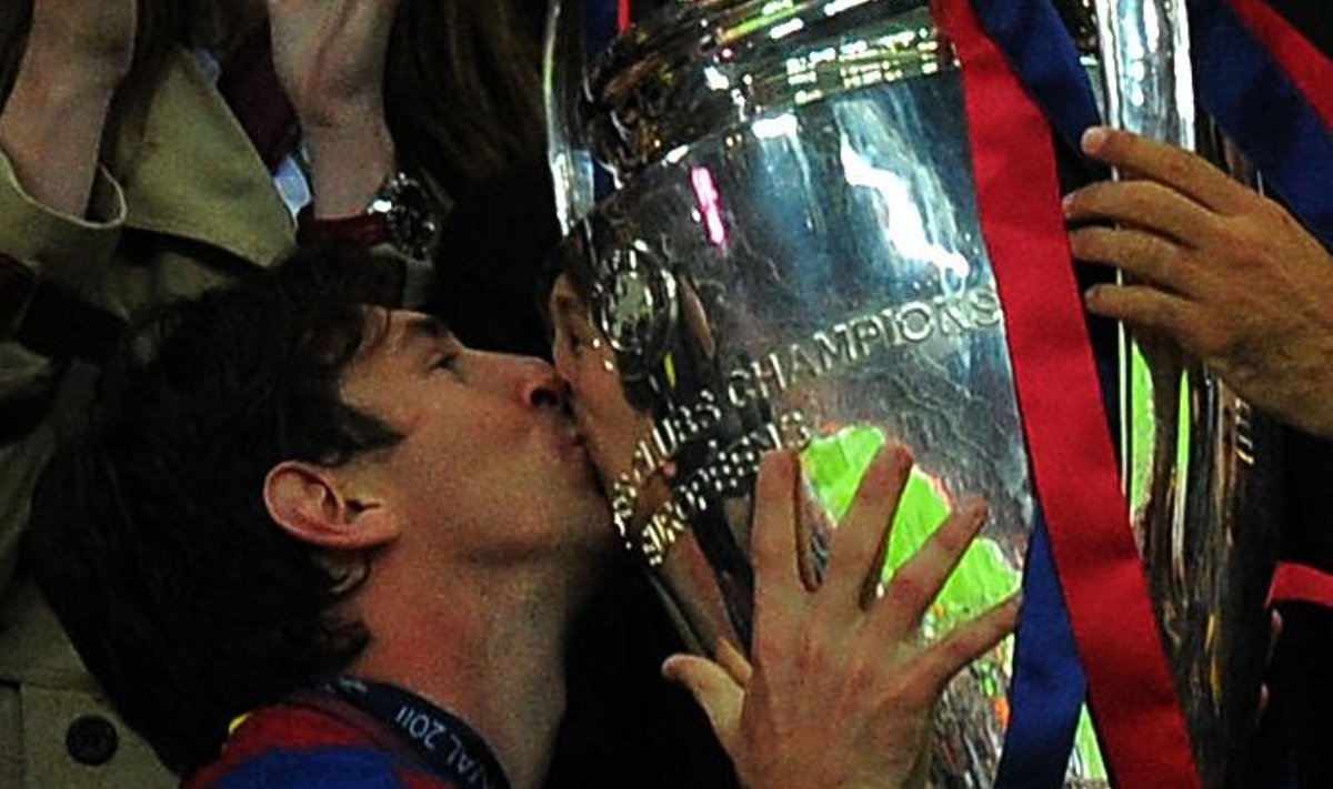 Lionel Messi suudleb Meistrite liiga karikat, jalgpall