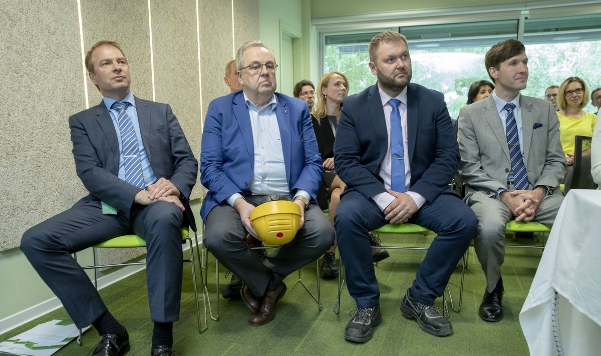 Väino Kaldoja (keskel kollase kiivriga) on ka Eesti Energia nõukogu esimees.