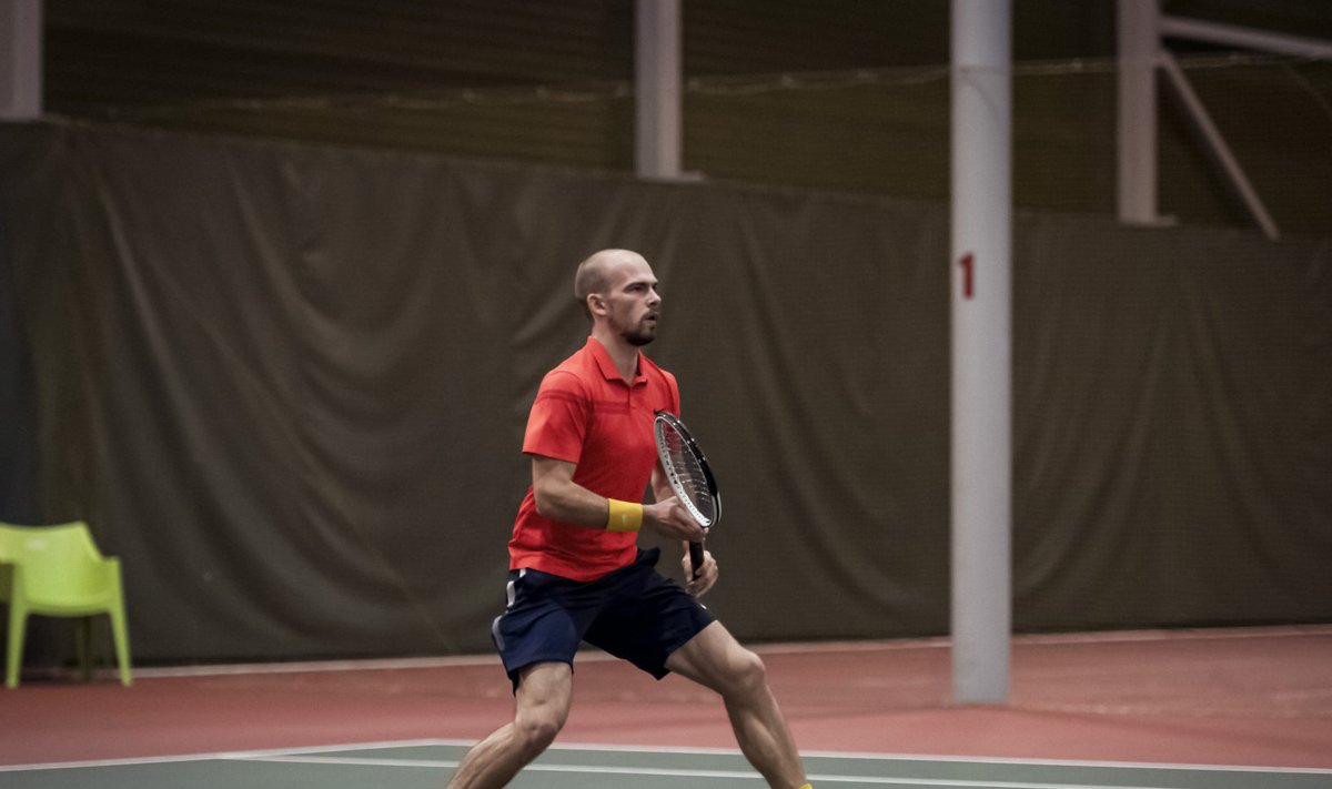 Mattias Siimar jõudis Pärnus Paf Open turniiril ainsa eestlasena poolfinaali..