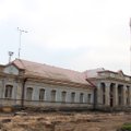 Реконструкция Нарвского вокзала задерживается на год, ратуши — тоже