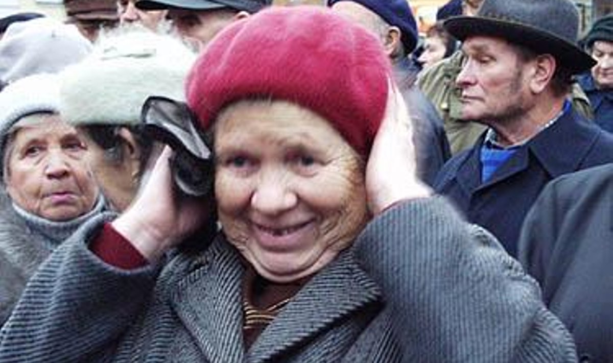 Pensionäride miiting<br>Kuula tema sõnumit "Vene naine 1" alt
