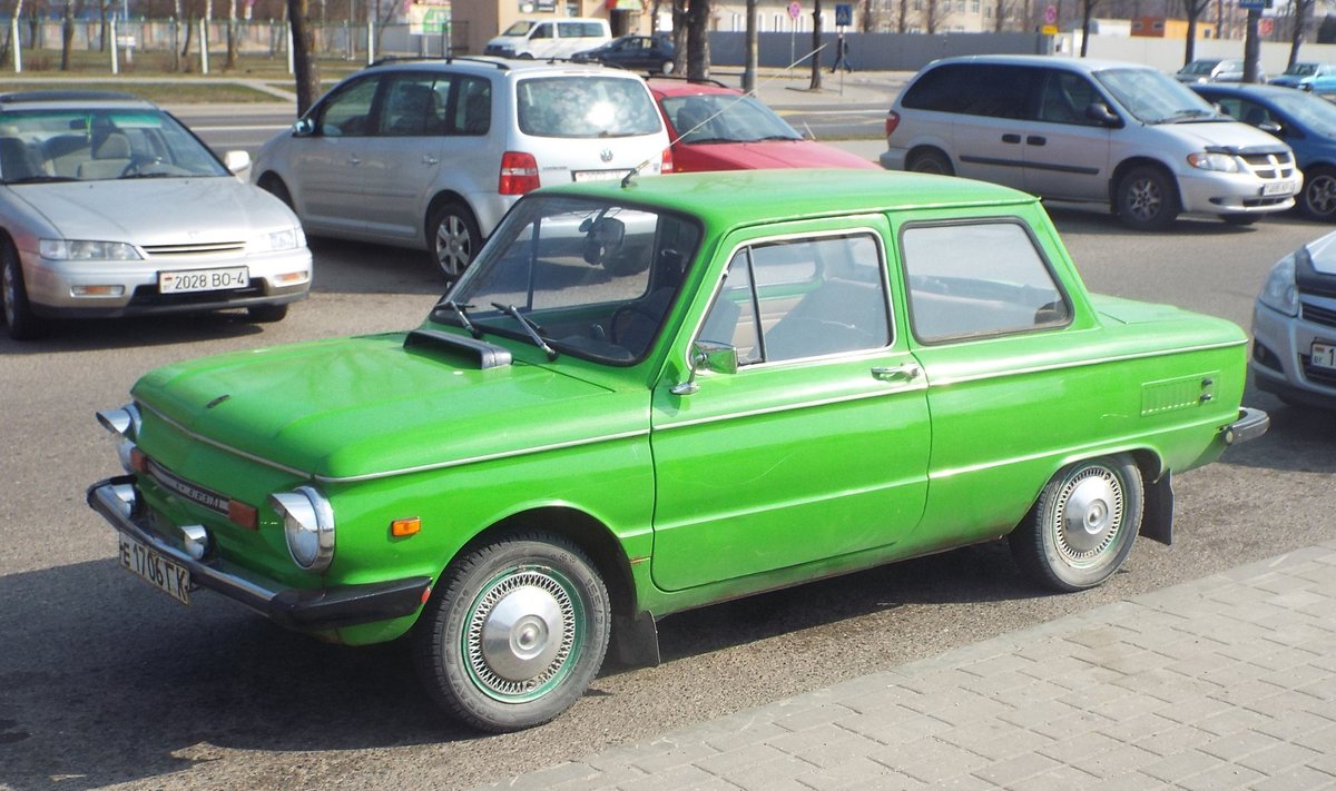 LEGENDAARNE ZAPOROŽETS 968M: nõukogude ajast pärit olevad liiklusvahendid pole tänavapildis just harulduseks, kuid püüavad ikkagi tähelepanu.