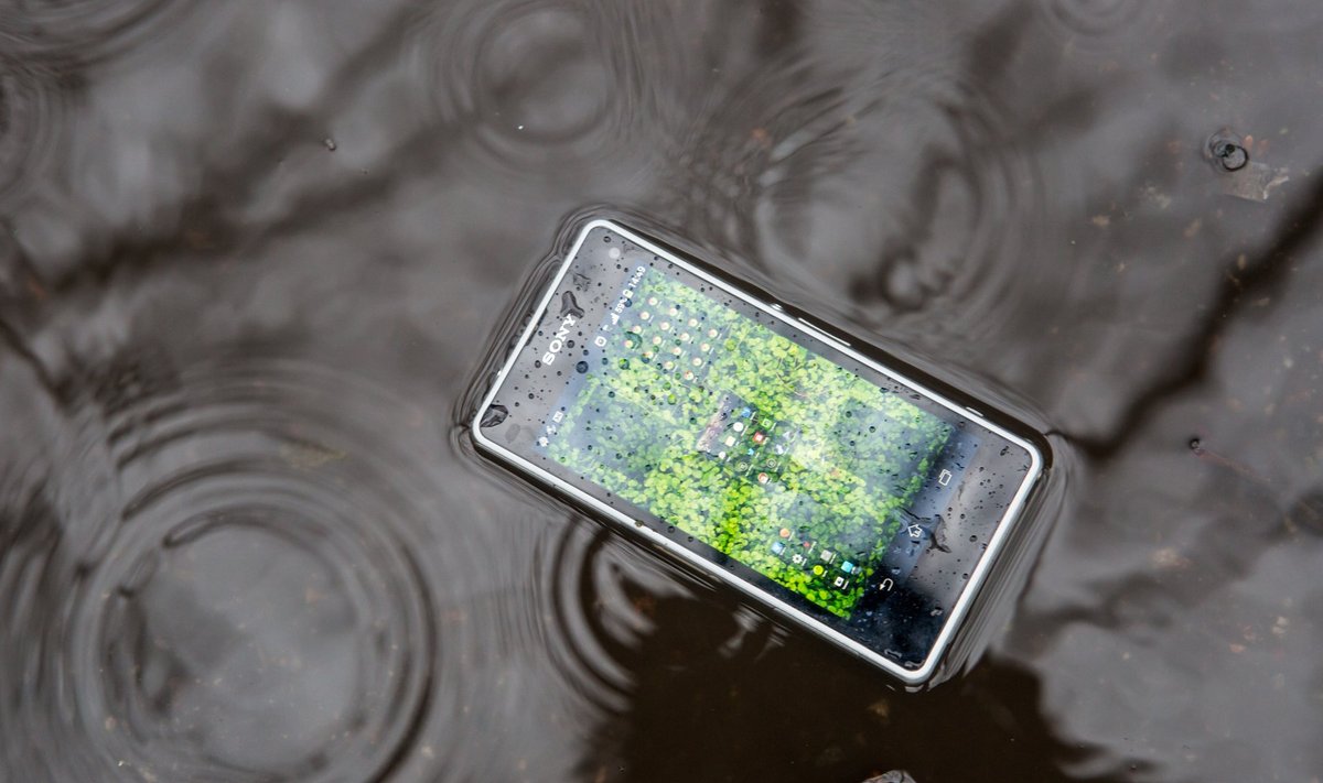 Veerõõme saab muretult nautida veekindla nutitelefoniga, näiteks Sony Xperia Z3 Compactiga.