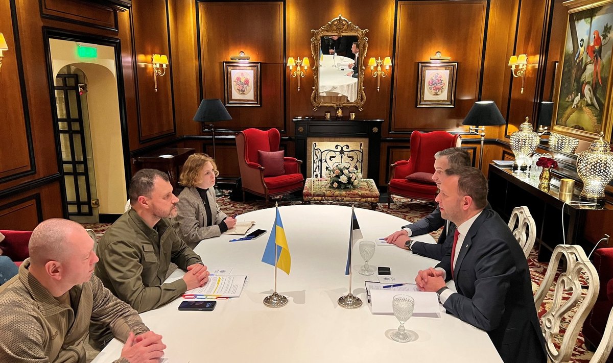 Встреча министров внутренних дел Украины Клименко (слева) и ЭР Ляэнеметса