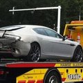 FOTOD: Esimene supersedaan Aston Martin Rapide avariis