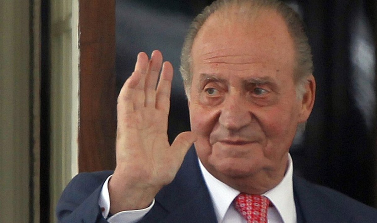 Spain's King Juan Carlos arrives at the West Wing of the White House in Washington February 17, 2010, for a private lunch with U.S. President Barack Obama.    REUTERS/Jason Reed    (UNITED STATES - Tags: ROYALS)