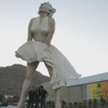 Hiigelsuur Marilyn Monroe skulptuur läheb reisile