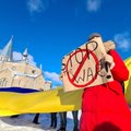 ФОТО | В Нарве прошла антивоенная акция "остановите войну"