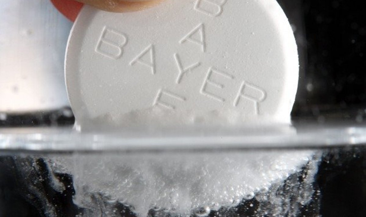 Bayeri tavaline aspiriin vees lahustumas. Foto: Martin Gerten AFP