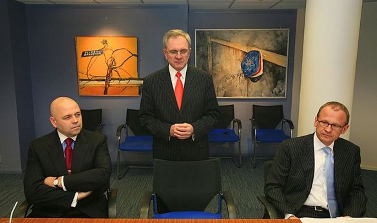 KOLM STAARI: Liiderbüroo juhtivad jõud (vasakult) 
Jüri Raidla, Sven Papp ja Raino Paron.
