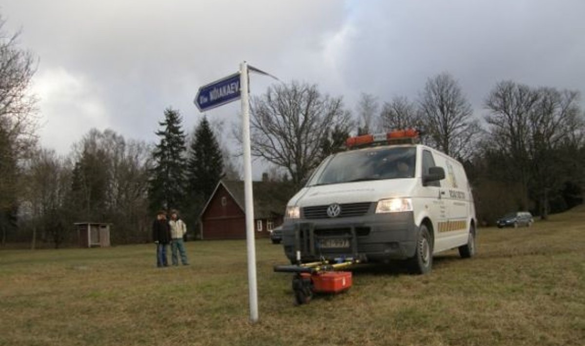 Veebruar 2008: Soome uurijad Harjumaal Kose vallas georadariga Nabala karstiala salajõgesid tuvastamas. 