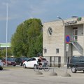 Jaanus Karilaid ja Jürgen Ligi astusid suletud PKC tehase üle sõnasõtta