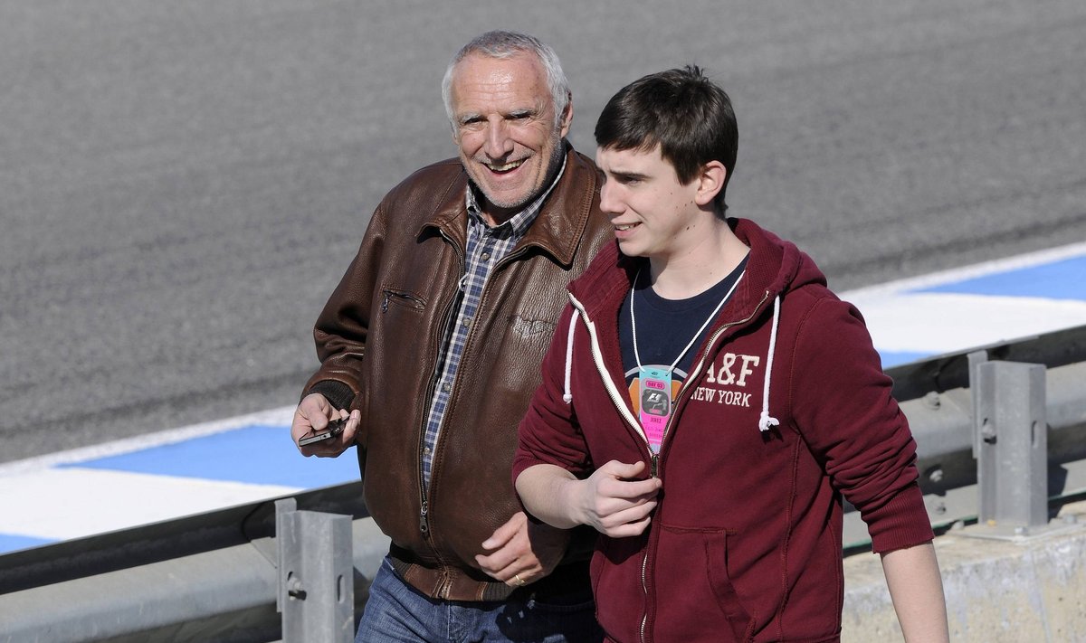 Dietrich Mateschitz poeg Markiga 2012. aastal.